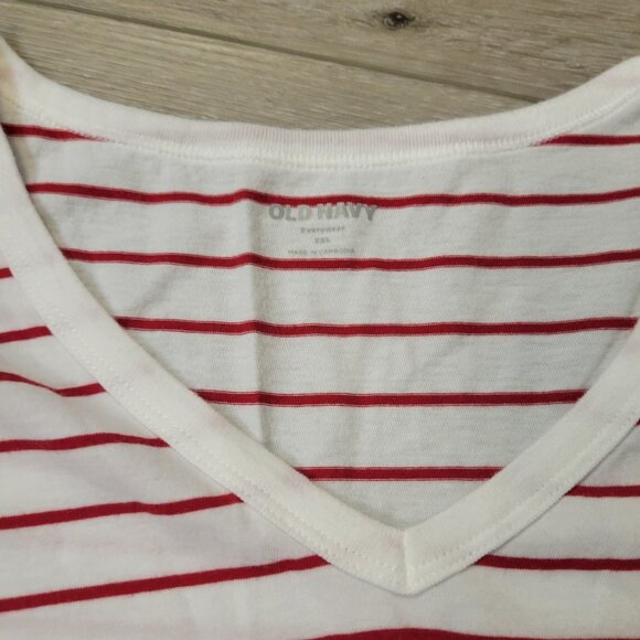 Womens Old Navy V Neck White Red Stripe XXL Short Sleeve Shirt - Picture 3 of 4